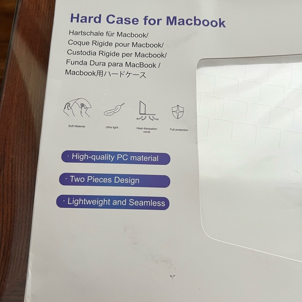 16” Clear Hard case for Mackbook